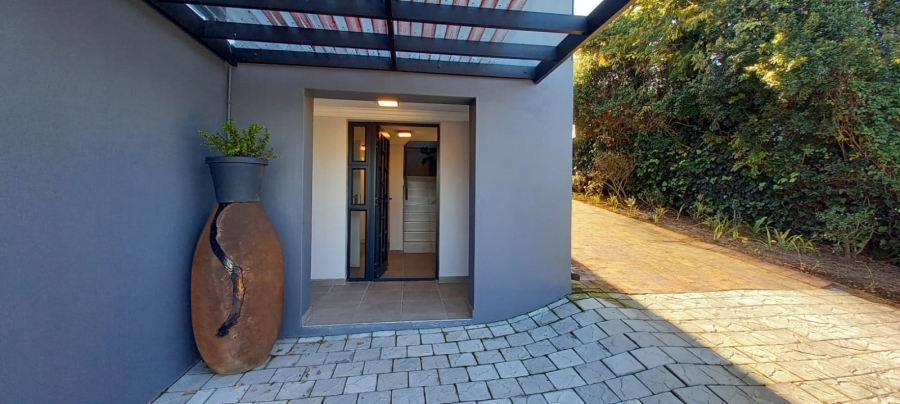 4 Bedroom Property for Sale in Knysna Central Western Cape